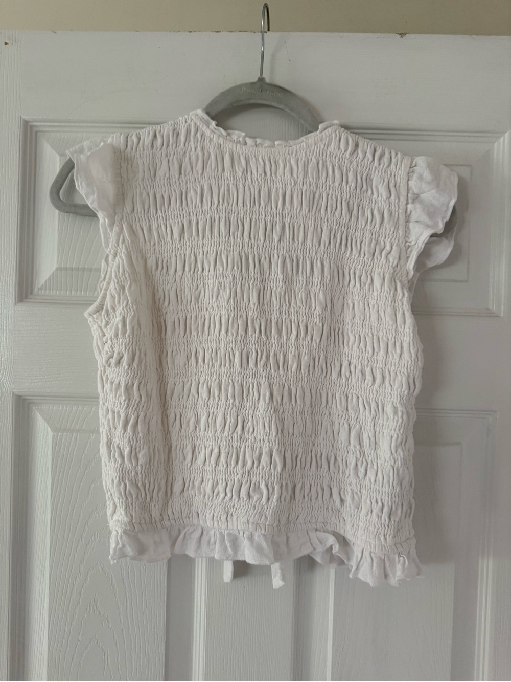 Washed never worn Abercrombie & Fitch White Smocked Ruffle Sleeve Top
